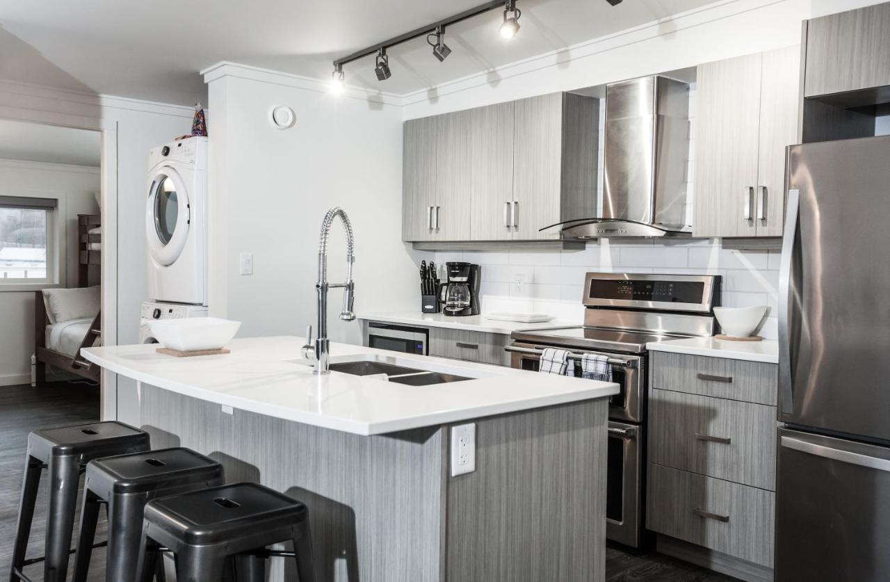 Novlan Suite By Revelstoke Vacations Ngoại thất bức ảnh